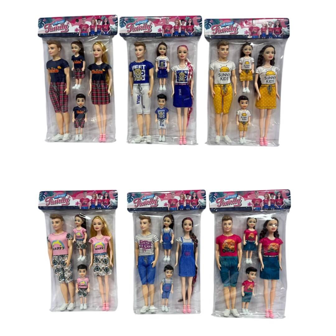 Assortiment de poupées père, mère et enfants